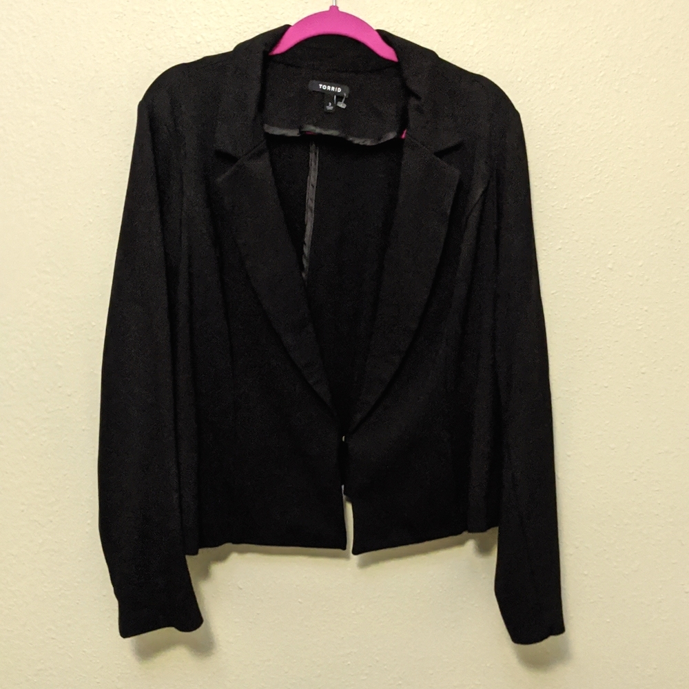Torrid like new size 3 black blazer
